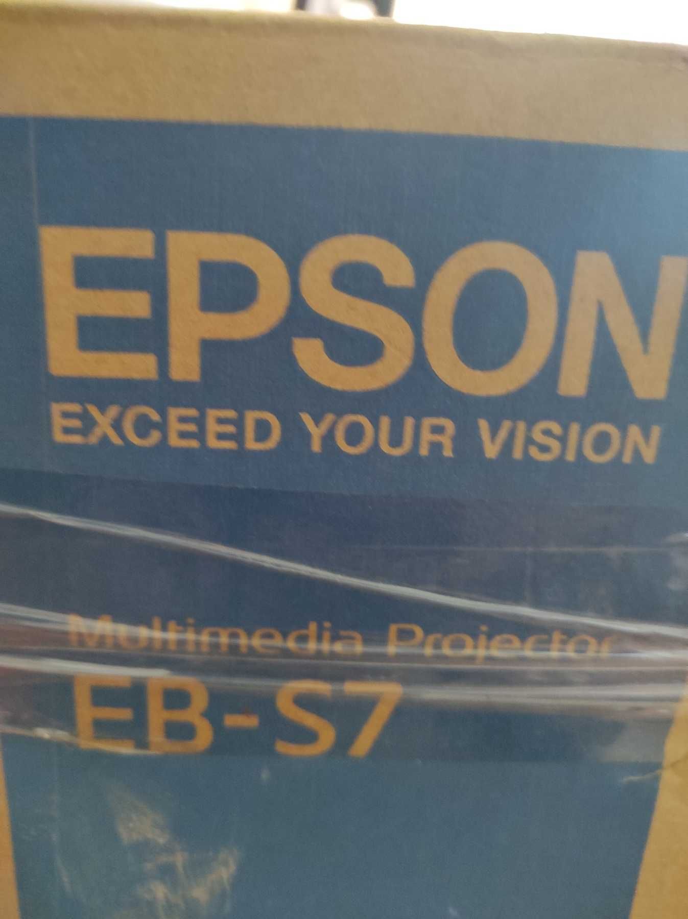 Проектор Epson EB-S7 б/у