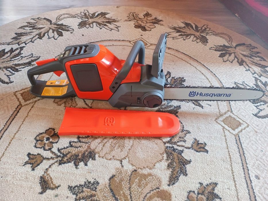 Husqvarna акамуляторна пила