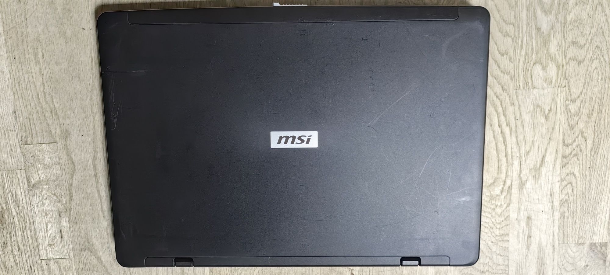 Ноутбук  Asus F102 B/MSI VR70S/Machines e627