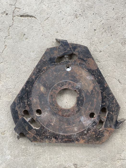 Фрези з ножами по дереву ………