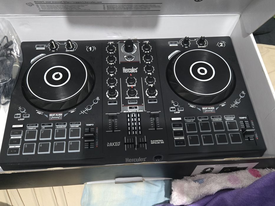 Controlador DJ HERCULES Inpulse 300
