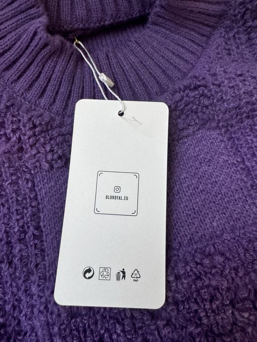 Вязаний новий костюм