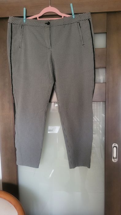 Spodnie cygaretki w pepitkę,46