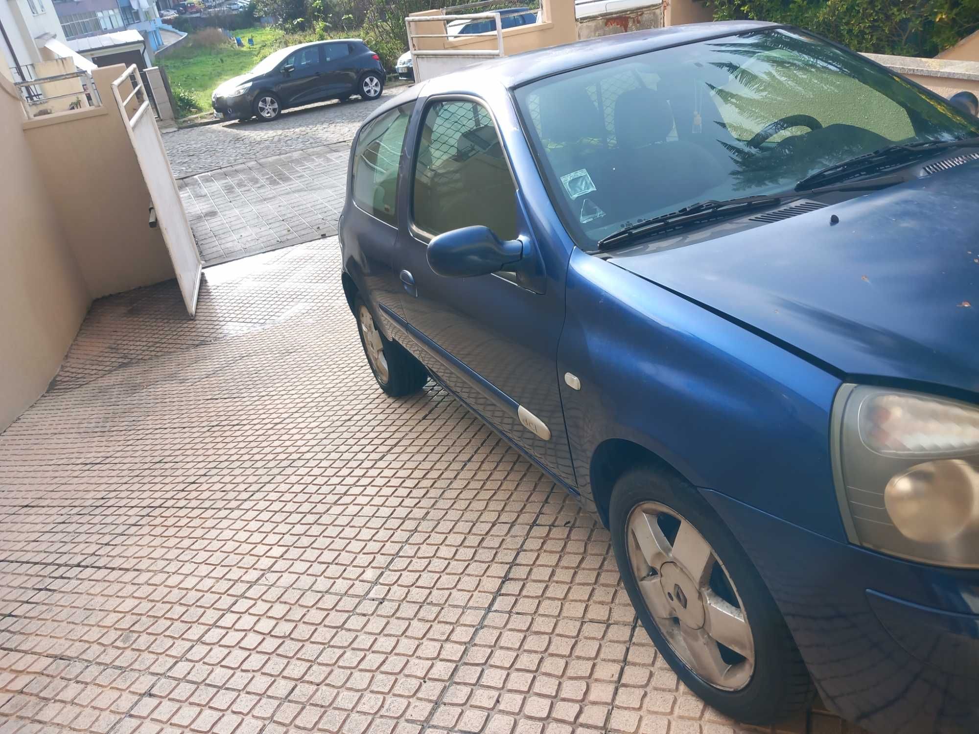 Renault clio 80CV