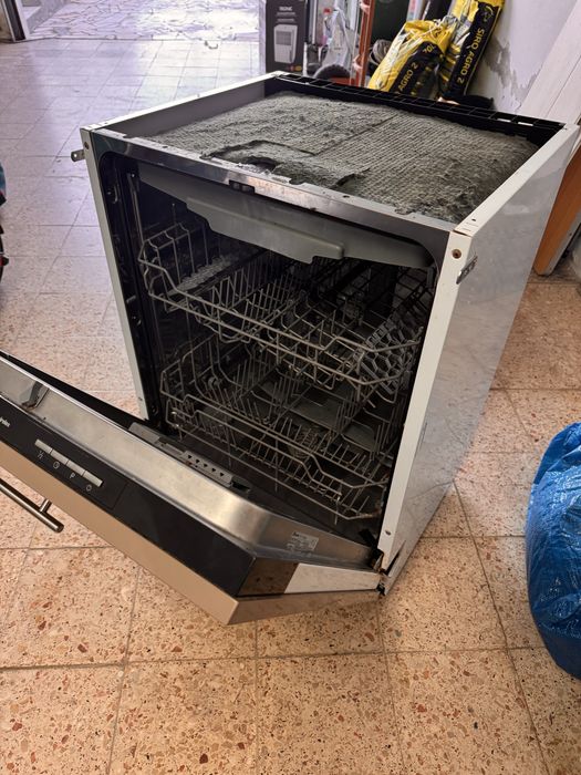 Maquina de lavar loiça Meireles