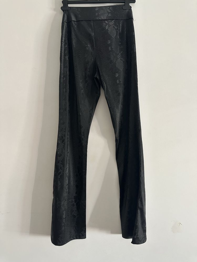 Calça padrao cobra