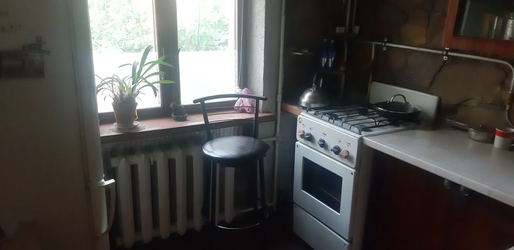 Без ком.послуг в окрему кімнату візьму хлопця до 27років