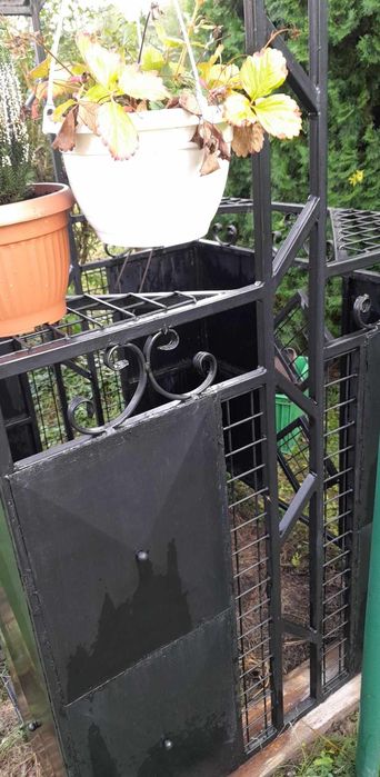 Ozdobna osłona na studnię głębinową