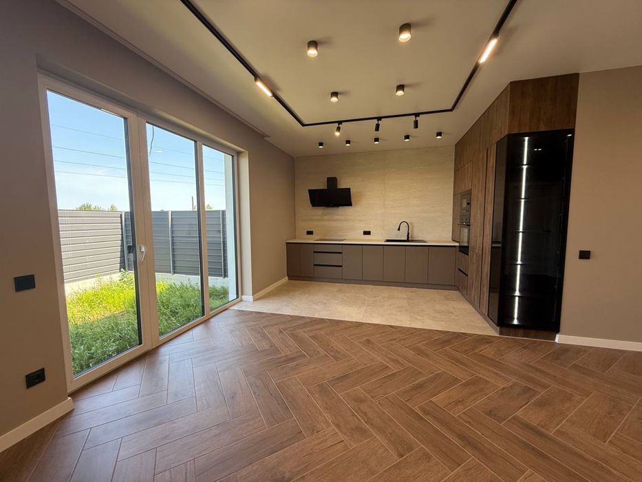 Продаж сучасного дуплекса у Струмівці