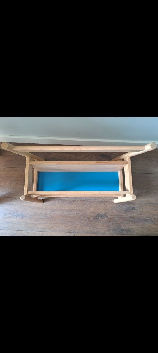 Vendo porta livros infantil para o chão.