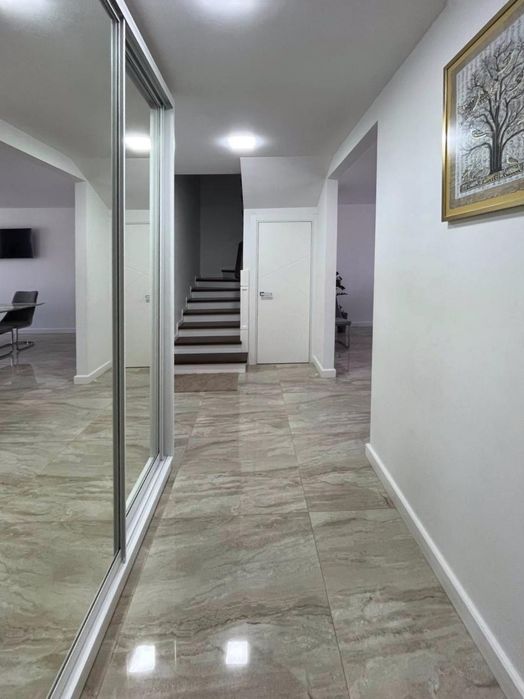 Продаж великої 3к квартири для сім'ї, з гаражем