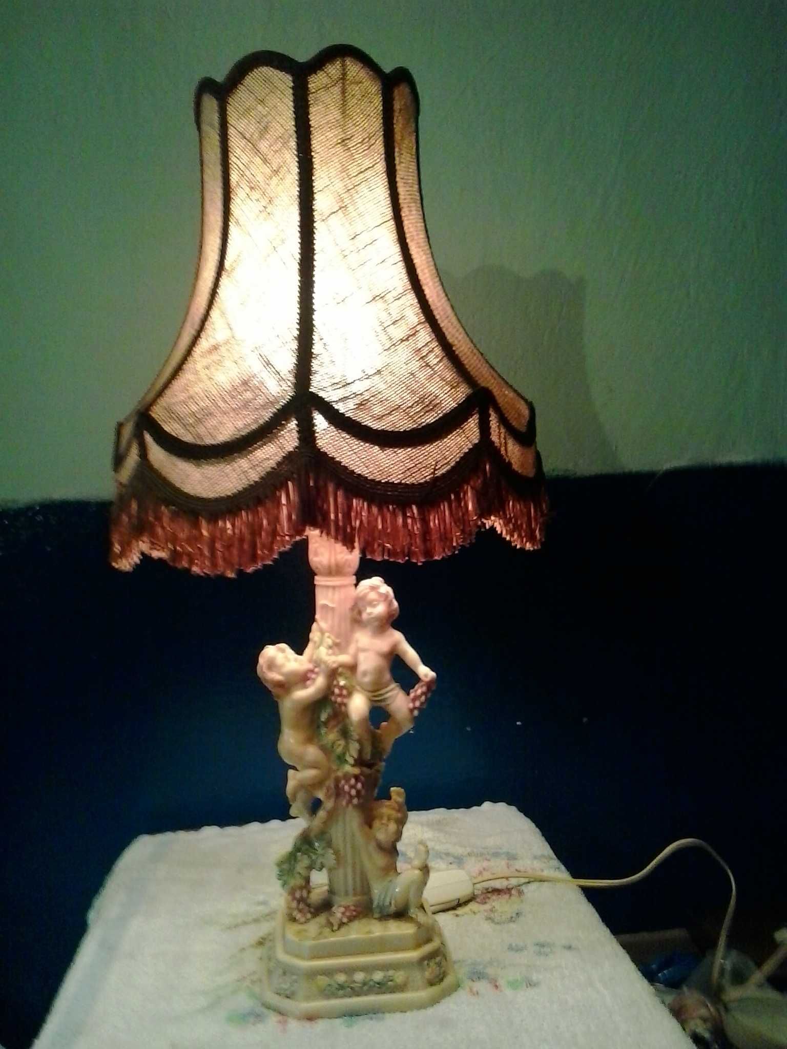 Stylowa lampa stołowa retro