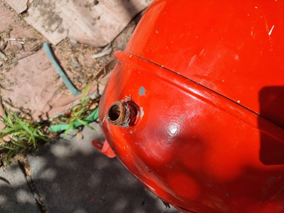 Расширительный бачок ZILMET для отопления .