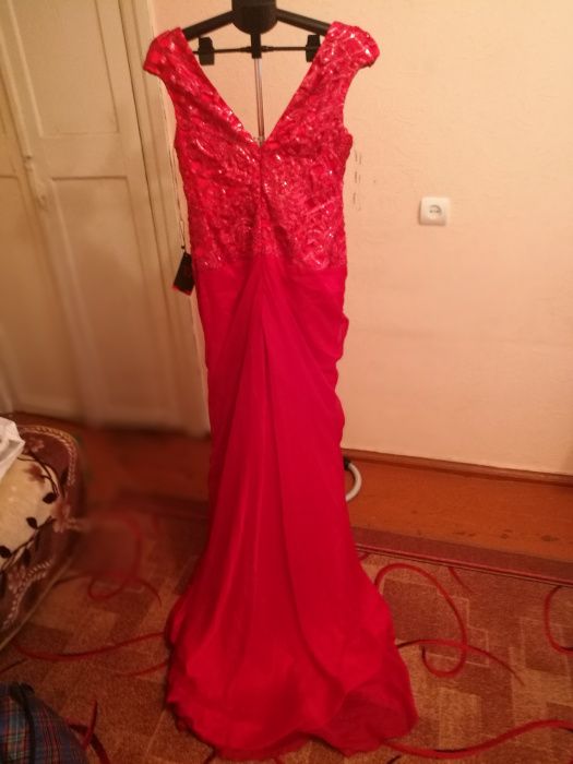 Шикарное красное Платье
