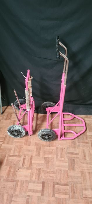2 Carrinhos de transporte