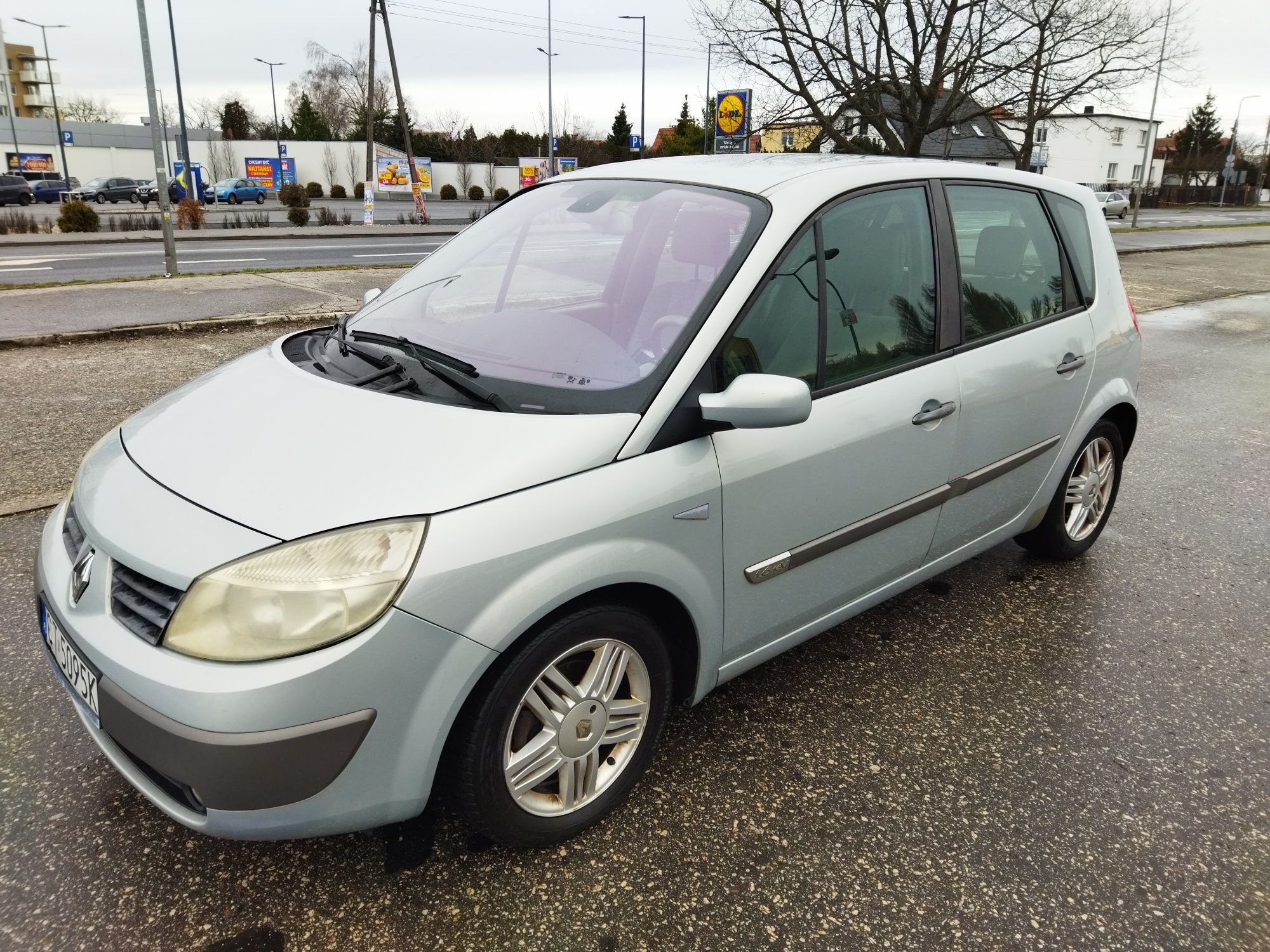 Renault Megane Scenic 2 1.6 benzyna rok 2003 rodzinne auto