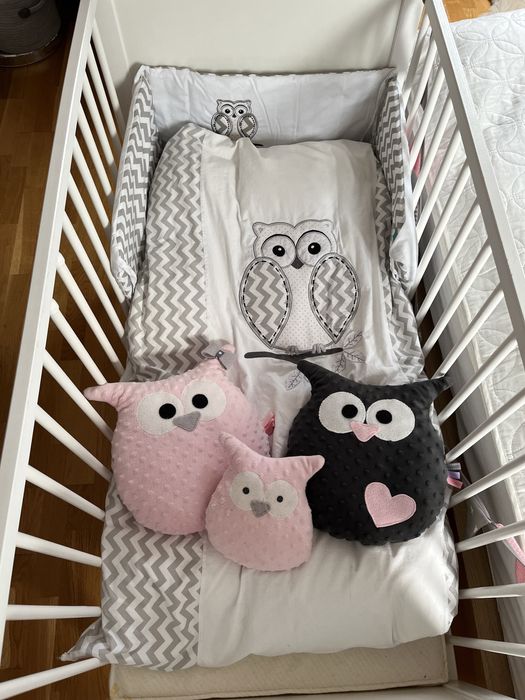 Łóżeczko Klupś z sówkami z materacem lateksowym i pościelą