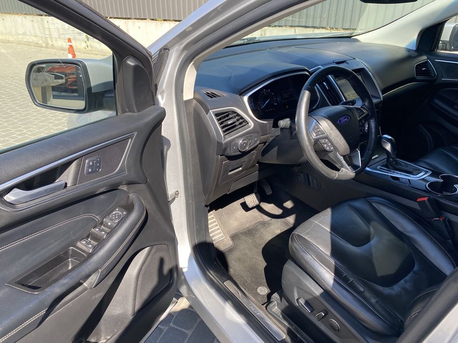 Ford edge TITANIUM