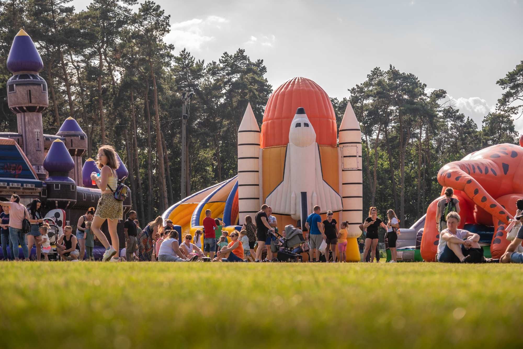 Dmuchana zjeżdżalnia, dmuchany zamek, bańki mydlane, 150 zł za dzień