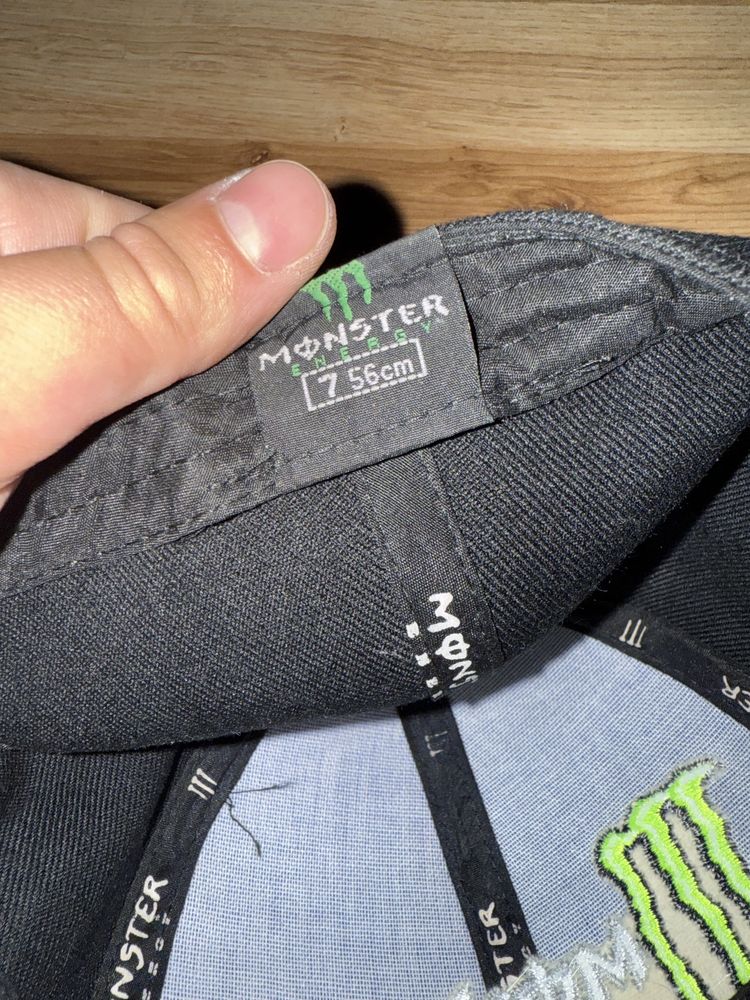 Czapki fullcap Monster Cropp