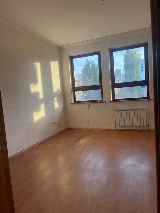 Продаю квартиру Шота Руставелі 44 2к центр 86 кв.м.