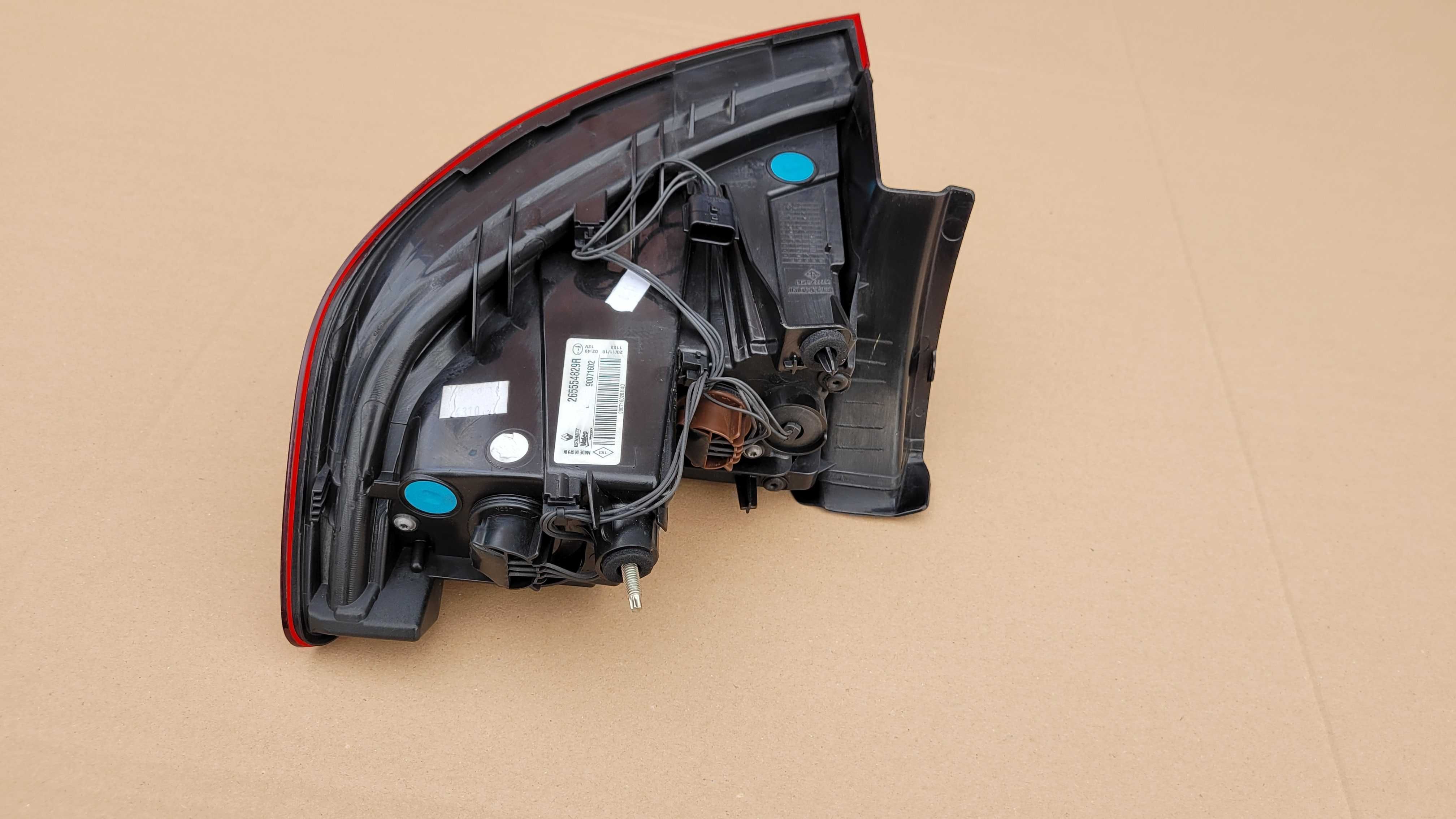 Renault megane IV 4 lewa lampa tylna w błotnik