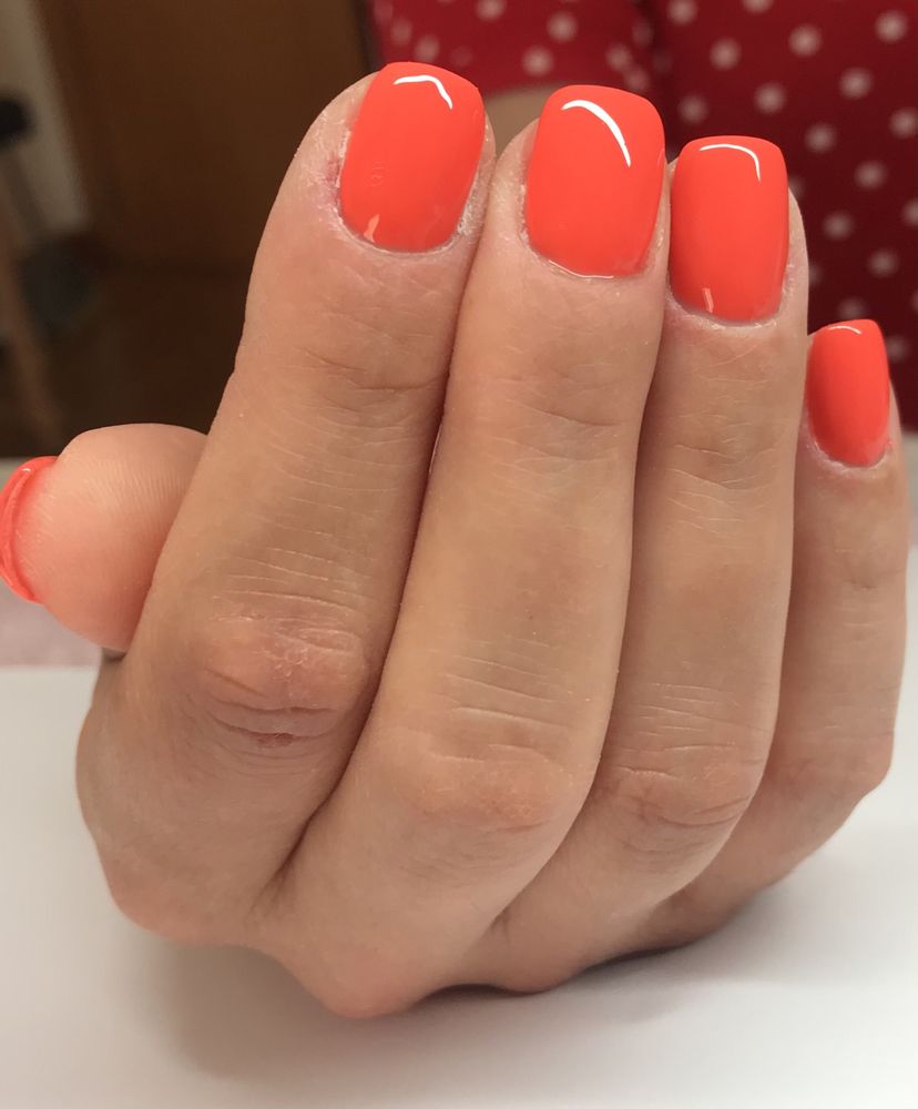 Unhas de gel e verniz gel (perto do ismai)