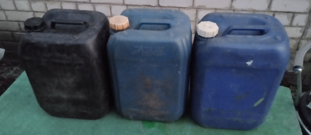 Продам ёмкости пластиковые (канистры) под гсм воду или другую химию
