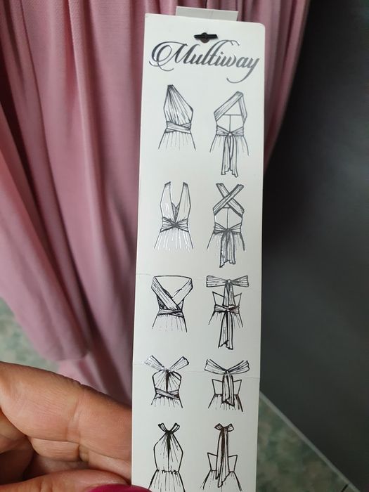 Piękna wieczorowa Lipsy London 38