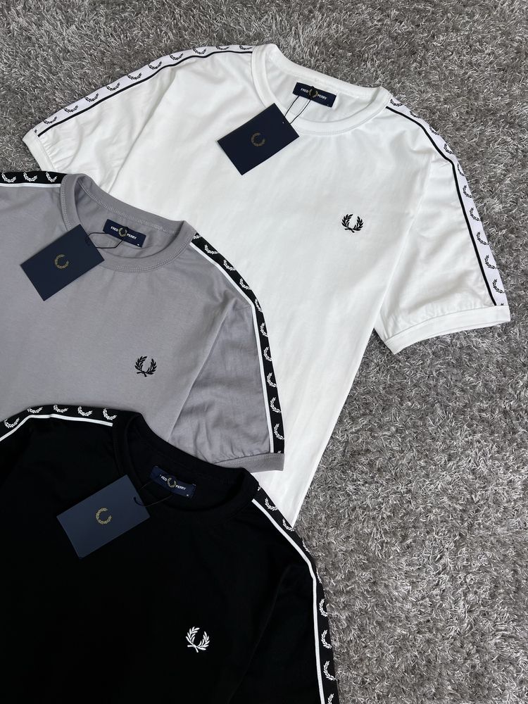 Футболка Fred Perry з лампасами