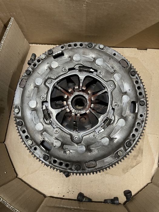 Демпфер комплект зчеплення volkswagen golf5 1.9 TDI