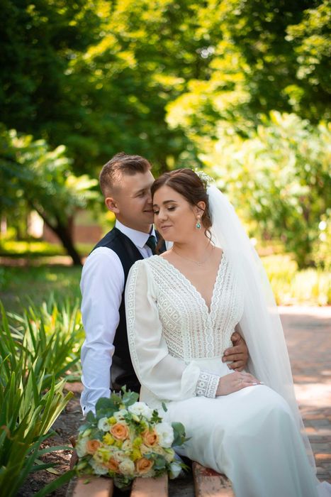 Розкішна весільна сукня!