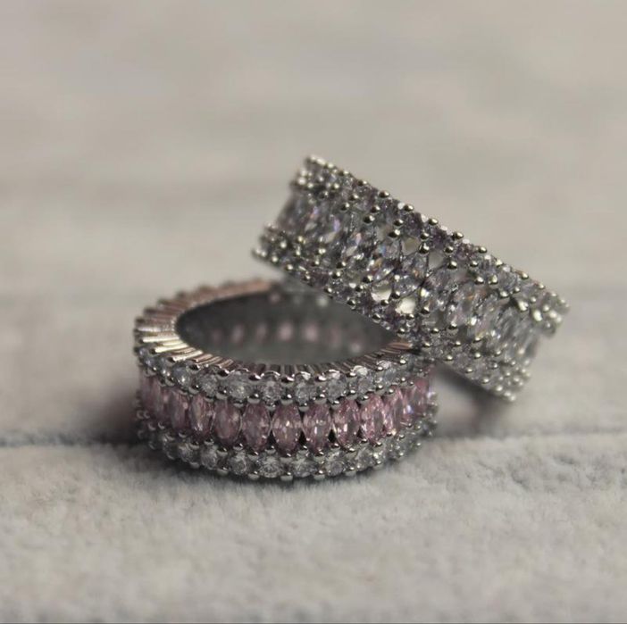 Шикарное кольцо 15, 16, 17 размер дорожка фианитов белые, розовые