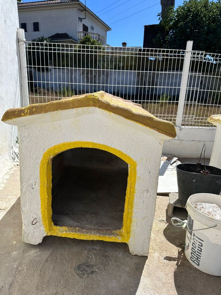 Casota Para Cães XXL, em pedra