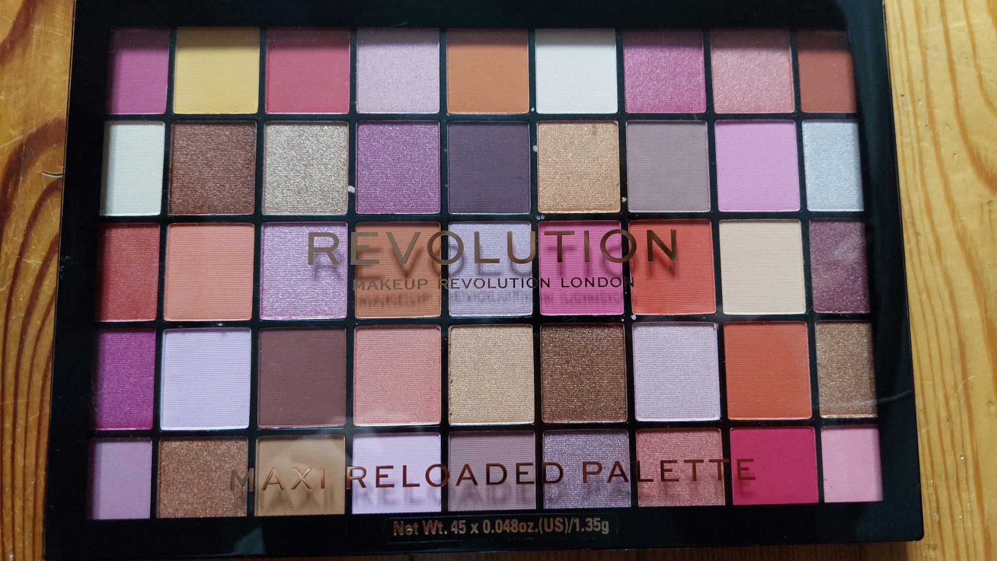 Paleta cieni REVOLUTION duża