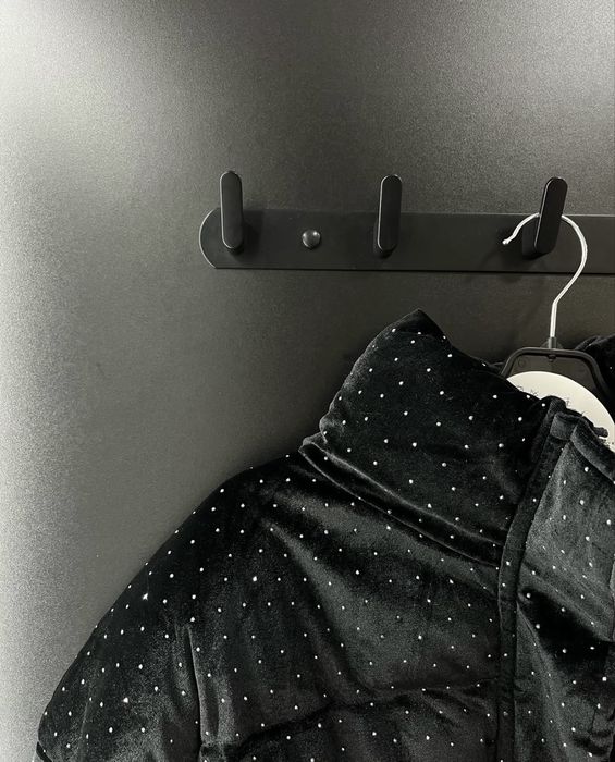 Велюрова куртка в стразах чорна оксамитова