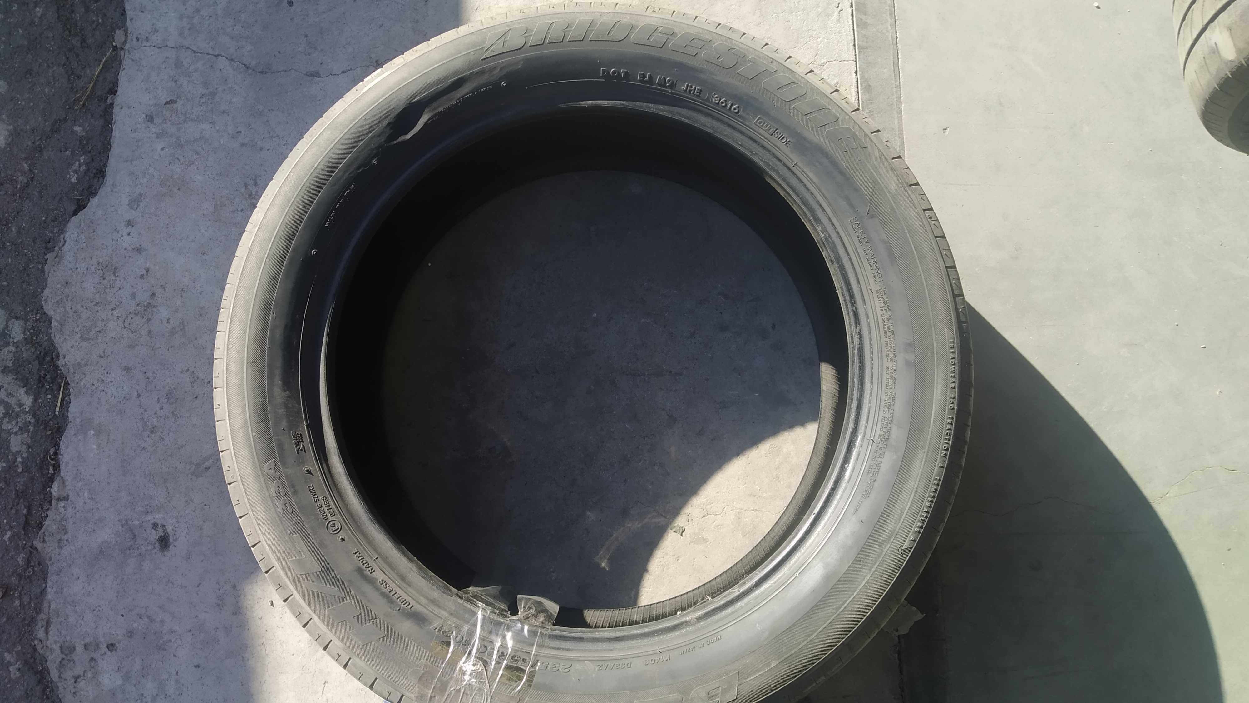 Комплект коліс 235/55 R20 Bridgestone на сезон