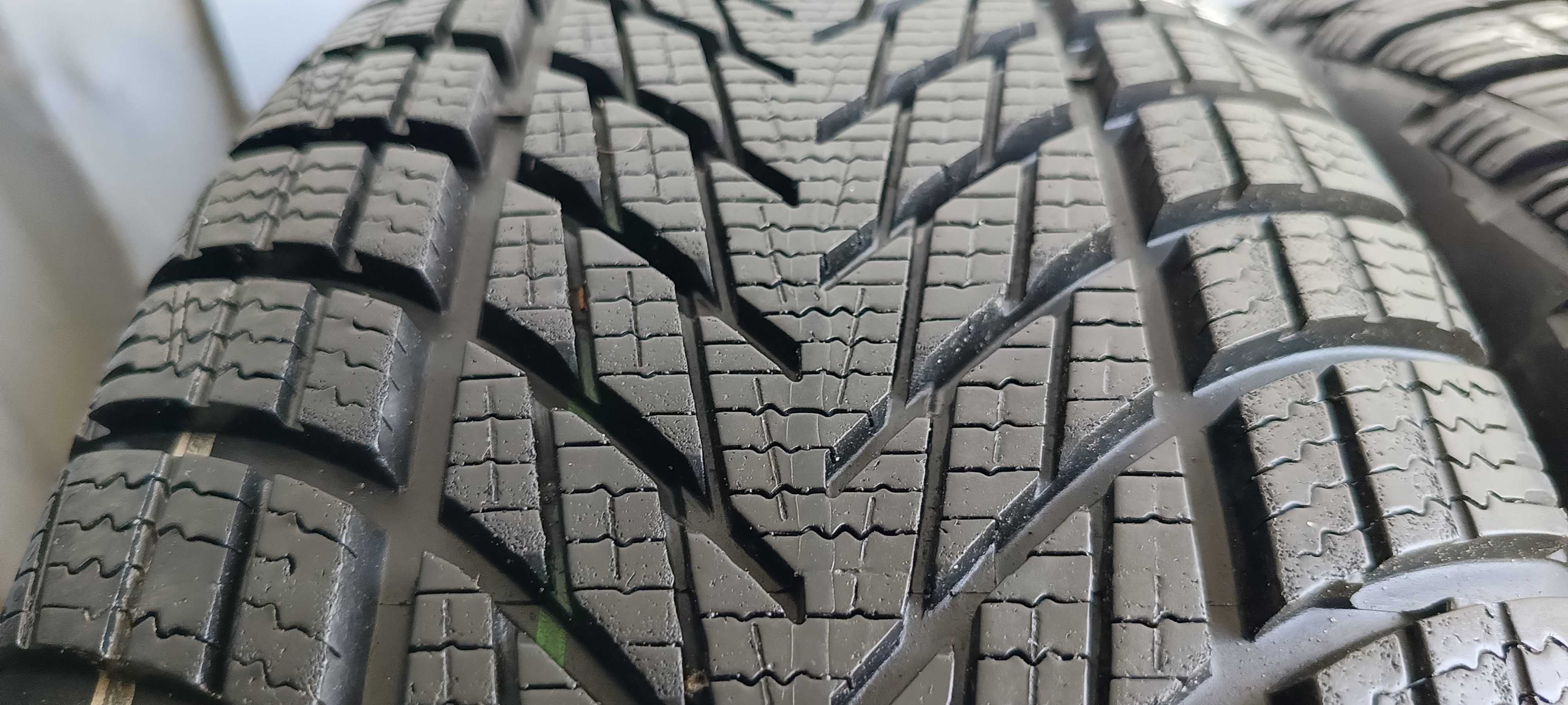 4X 215/60R16 95H Goodyear performance 3 28F