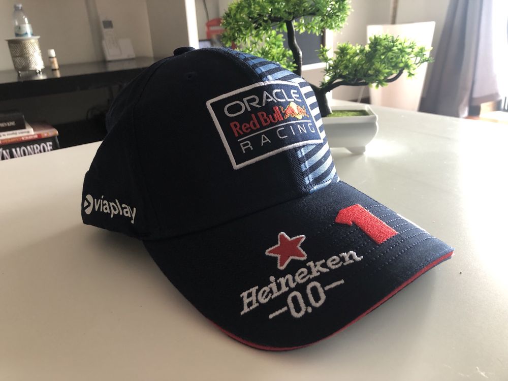 Boné Red bull Modelo Max Verstappen