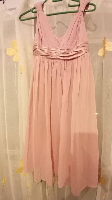 Sukienka wizytowa na ramiączkach