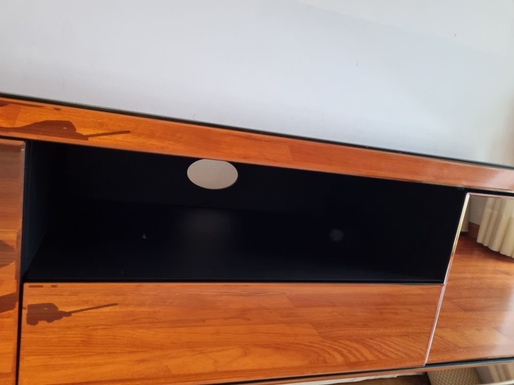 Rack para TV de Madeira com Acabamento Espelhado - Moderno