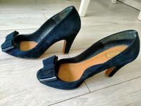 Granatowe szpilki buty skórzane Stradivarius 37