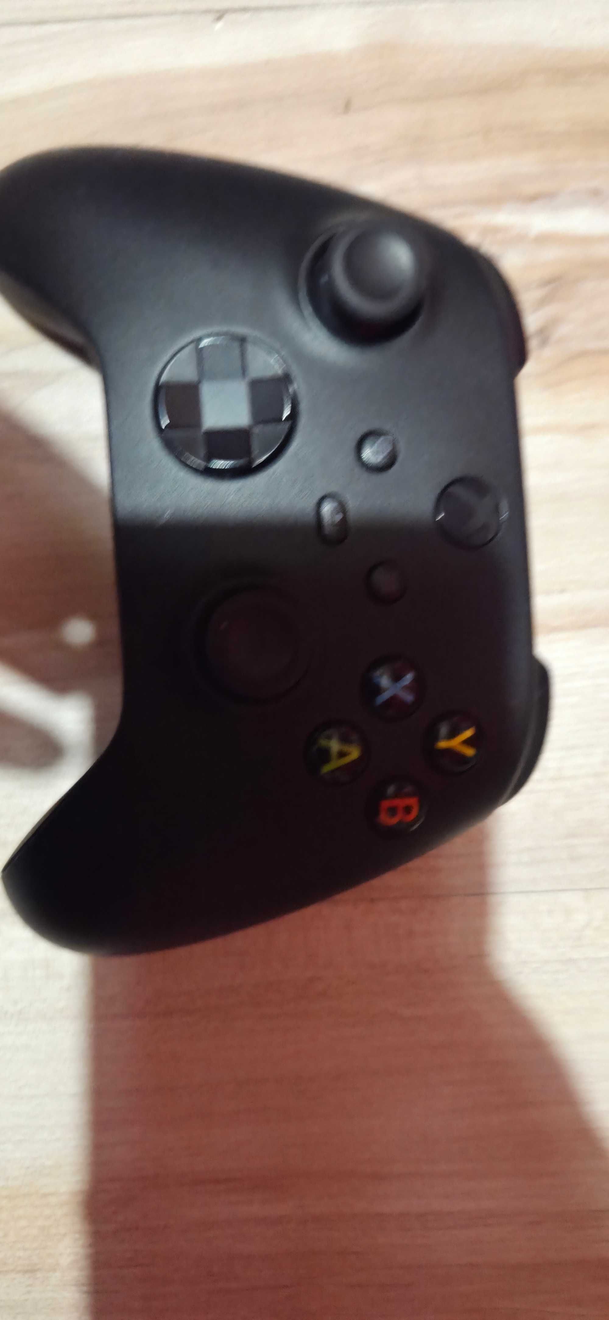 Xbox series x 1tb +ładowarka+2 gry