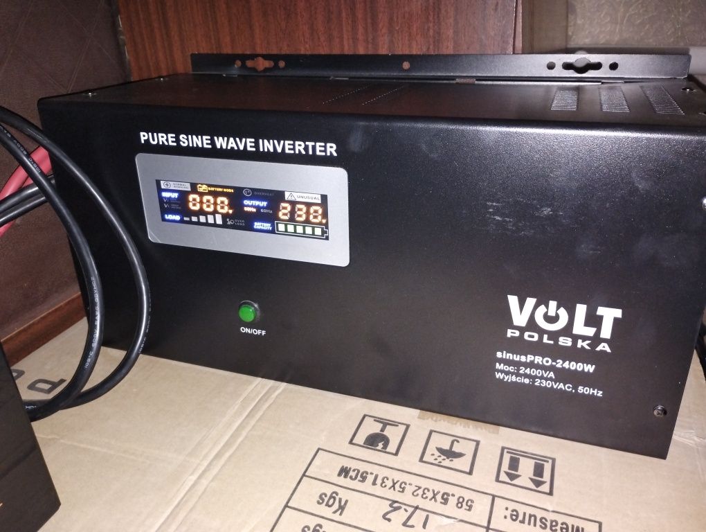 ДБЖ Volt Polska SINUS PRO 2400 W 12/230V (1600/2400W)