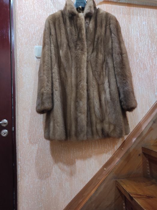 Шубка з норки в доброму стані