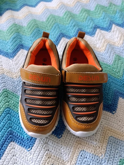 Кросівки нові устілка 17.7