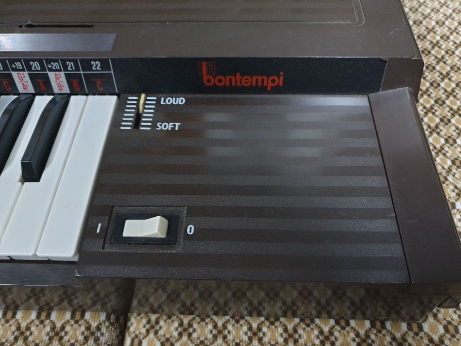 Bontempi B12, órgão com 12 acordes