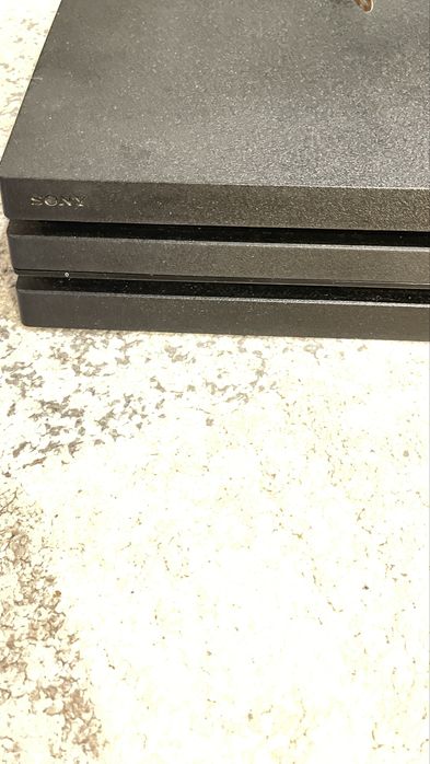 PlayStation 4 pro 1 TB