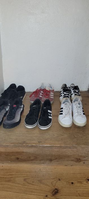 Conjunto de ténis de marca