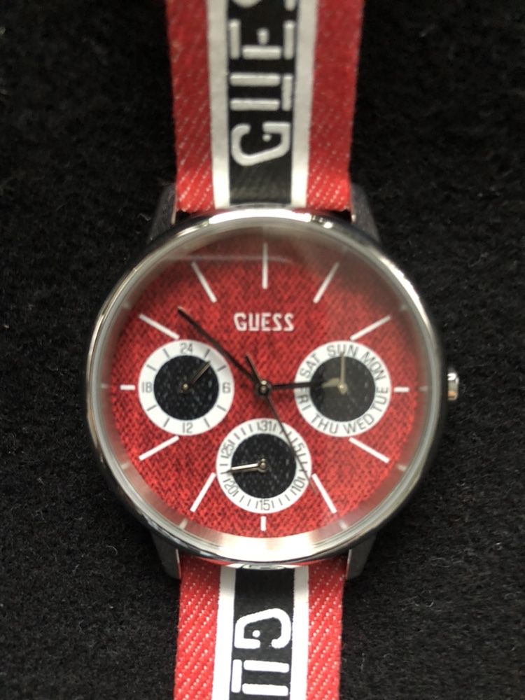 Zegarek sportowy Guess